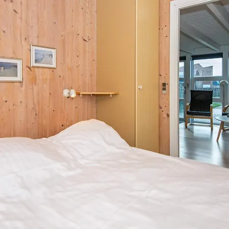 Feriehus 6 Person On A In