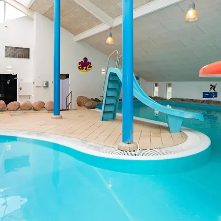 Feriehus 6 Person On A In Hemmet