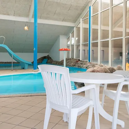 6 Person On A In * Hemmet