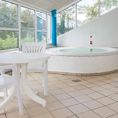 6 Person On A In * Hemmet